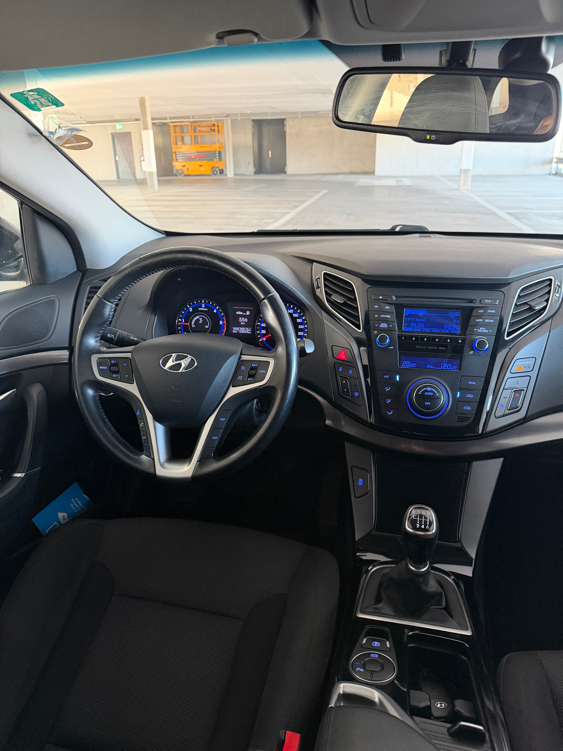 HYUNDAI i40 Wagon 1.7 CRDI Expertise du jour-image-9