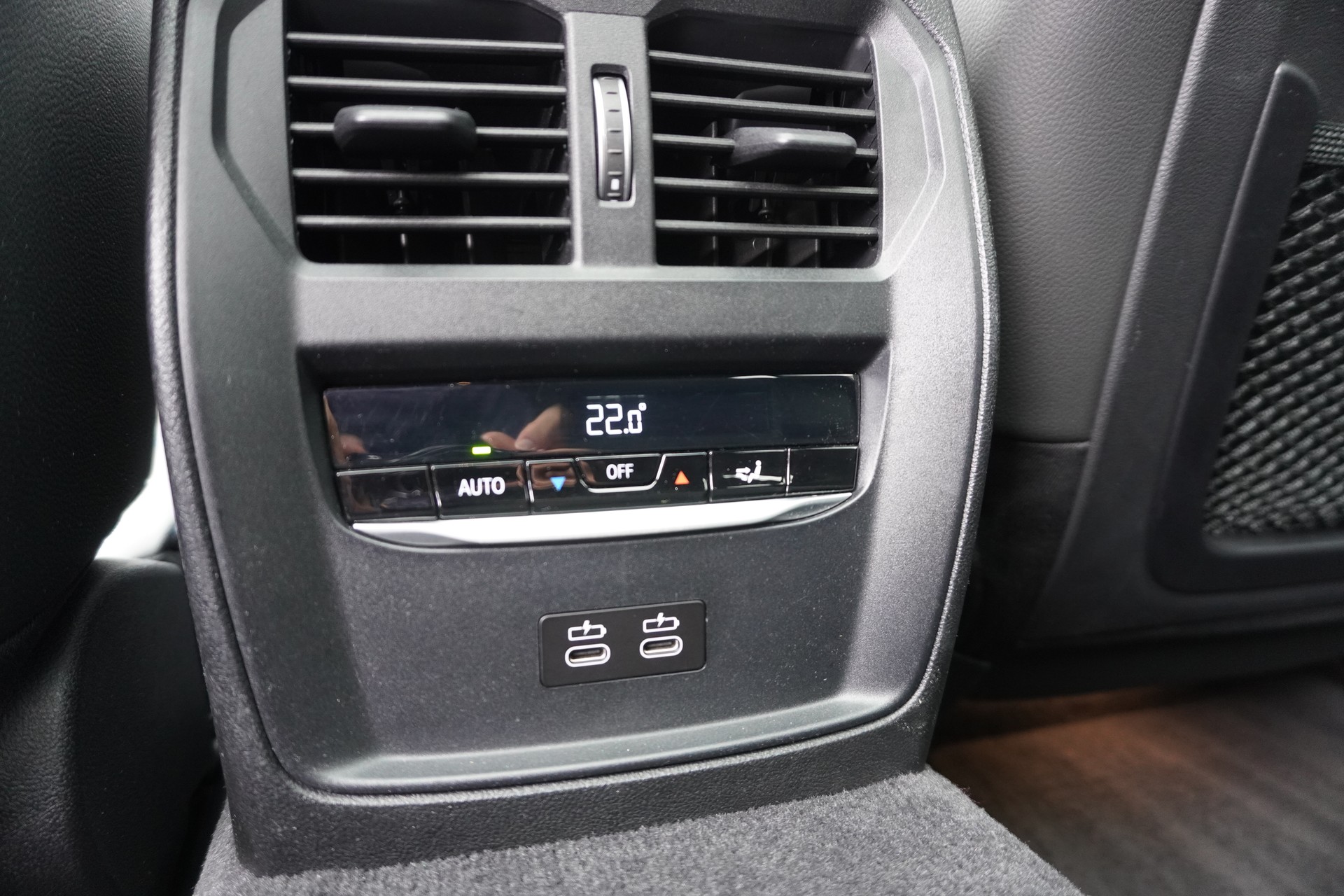 BMW 320d xDrive 48V Touring M Sport Steptronic-image-14