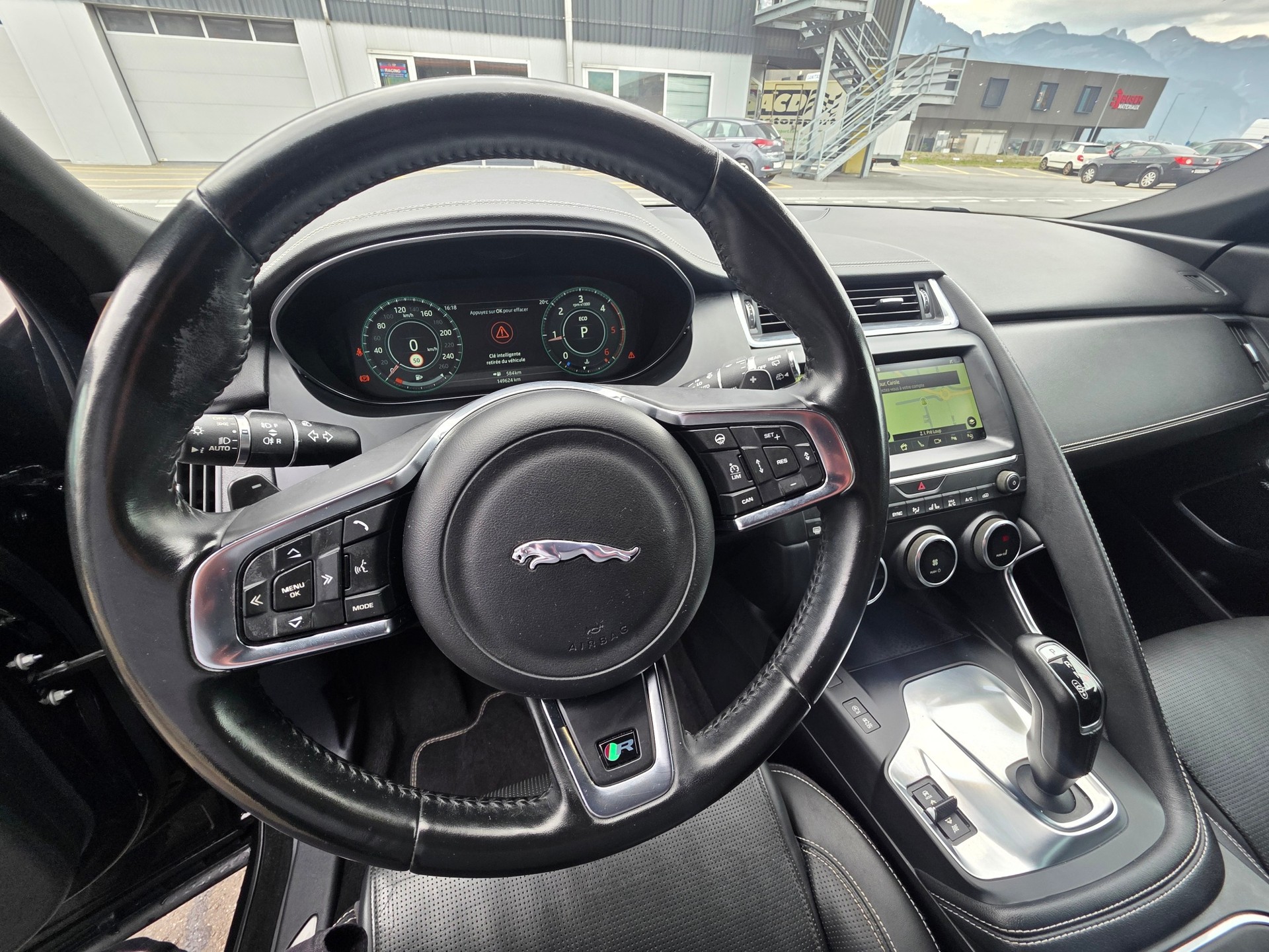 JAGUAR E-Pace 2.0d D240 R-Dynamic HSE AWD Automatik-image-9