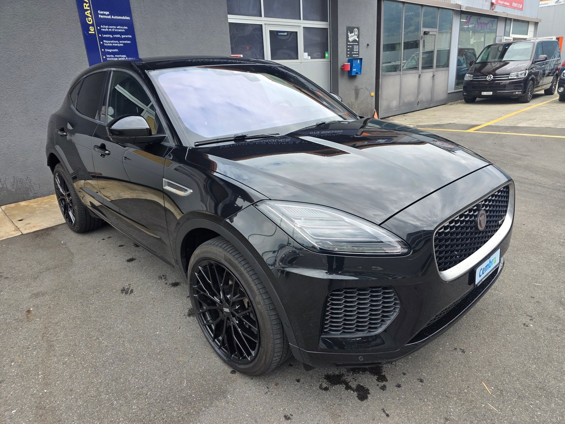 JAGUAR E-Pace 2.0d D240 R-Dynamic HSE AWD Automatik-image-6