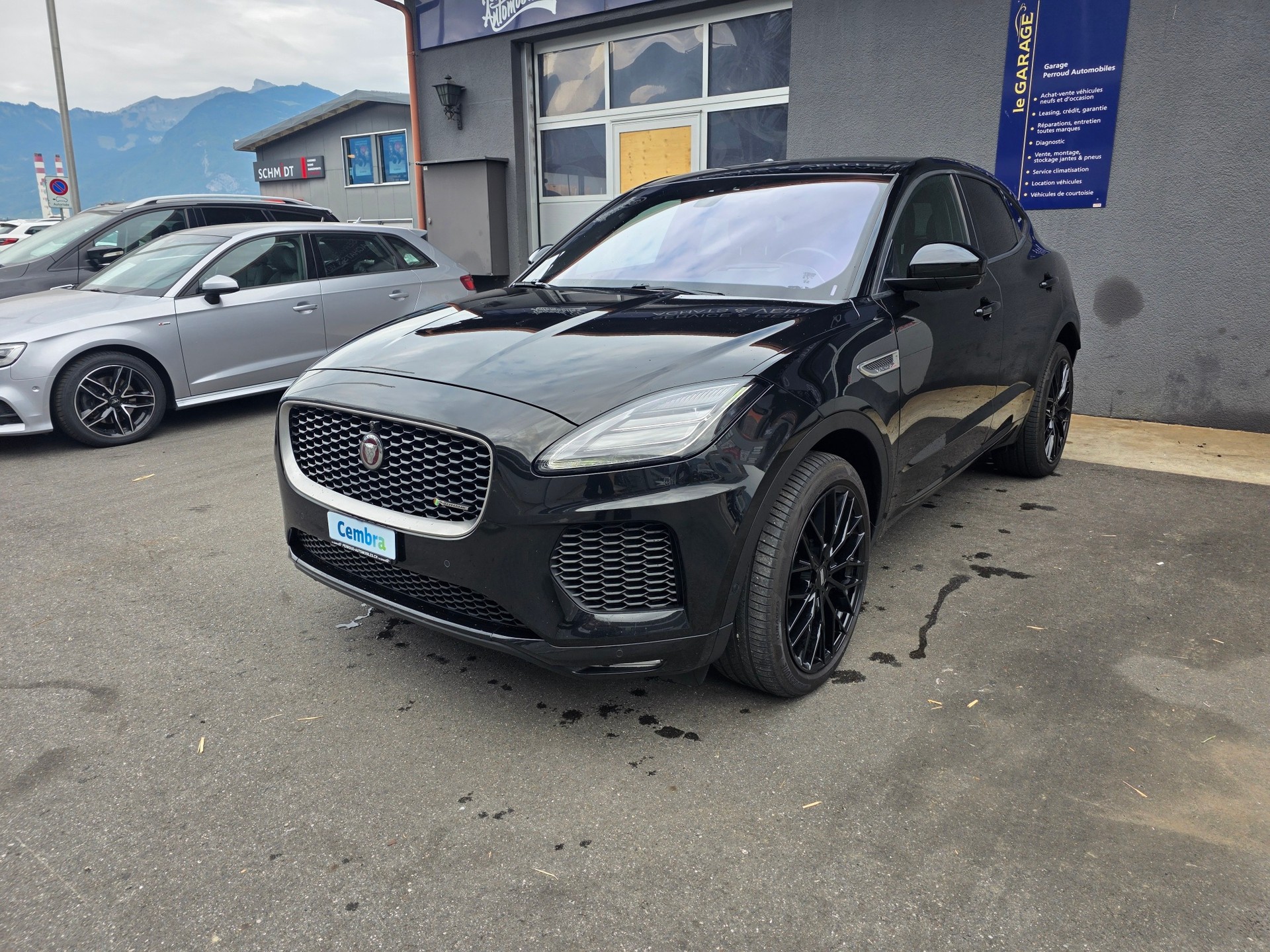 JAGUAR E-Pace 2.0d D240 R-Dynamic HSE AWD Automatik-image-0