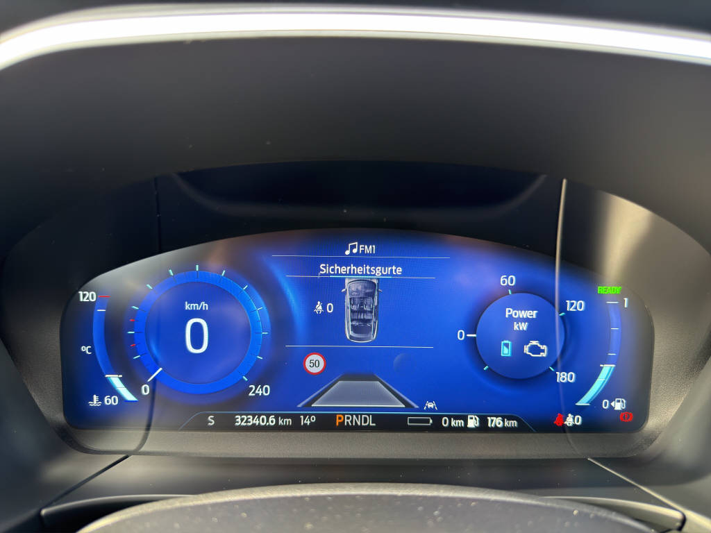 FORD Kuga 2.5 Plug-in Hybrid Vignale-image-10