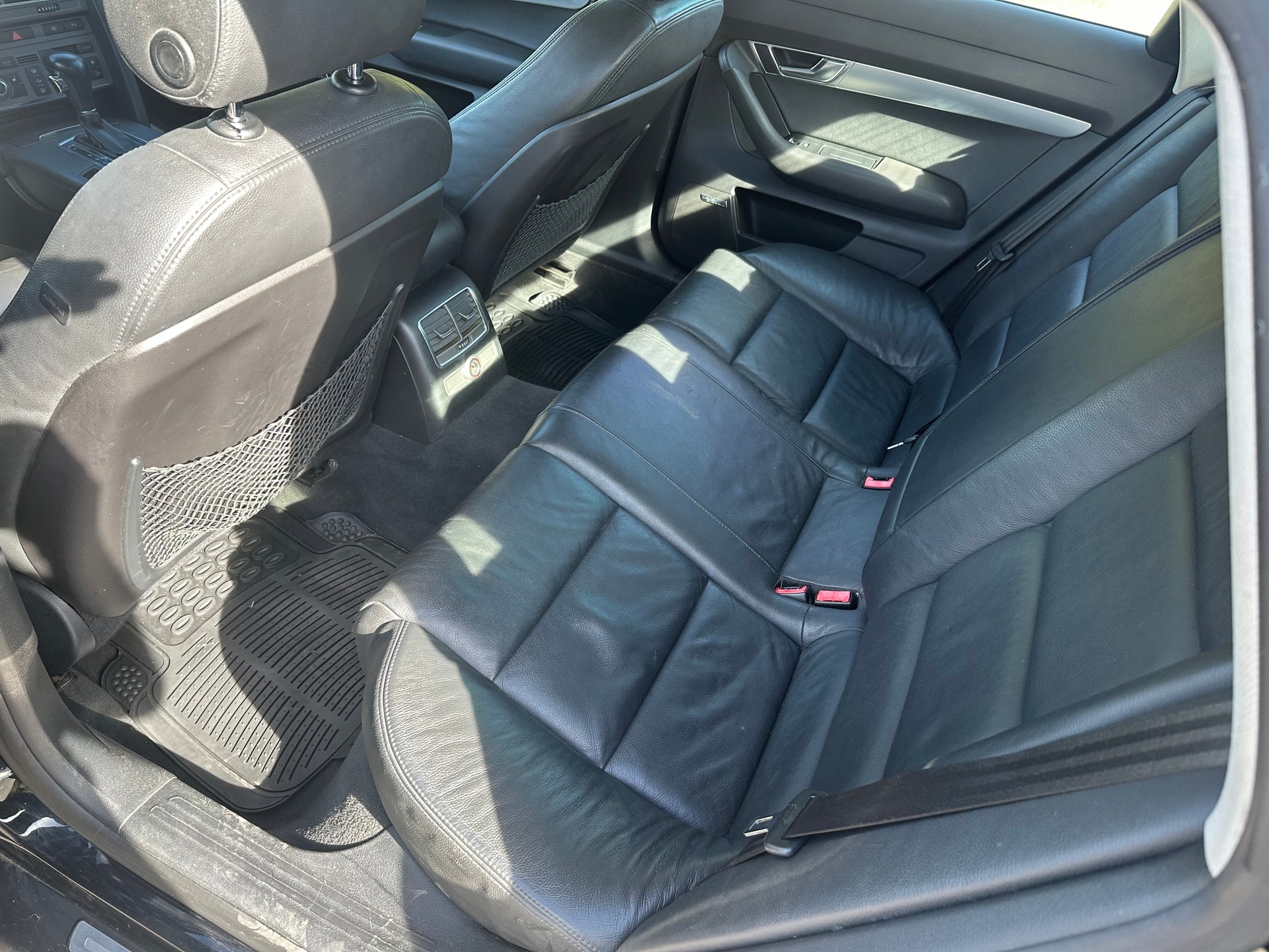AUDI A6 Limousine 3.2 V6 FSI quattro-image-11