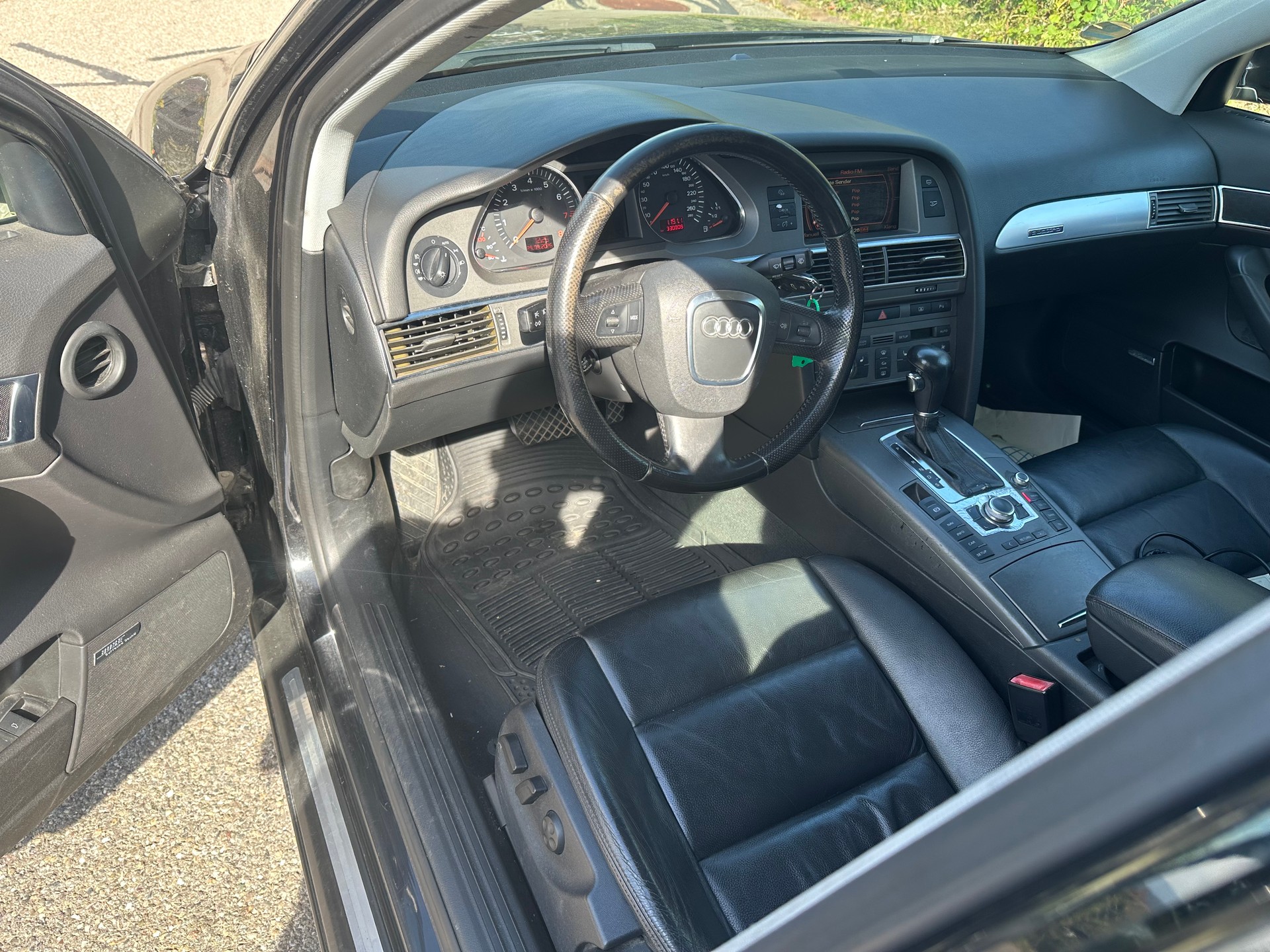 AUDI A6 Limousine 3.2 V6 FSI quattro-image-10