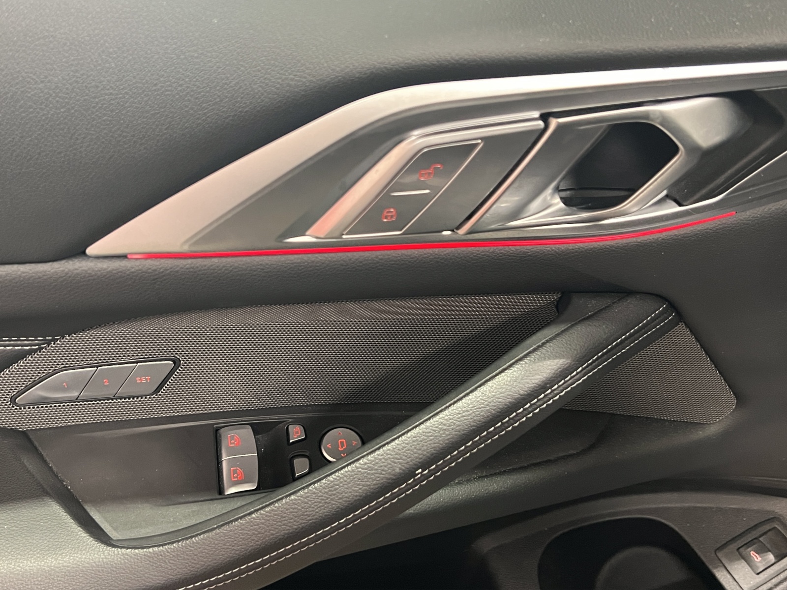 BMW M440i xDrive Coupé-image-13
