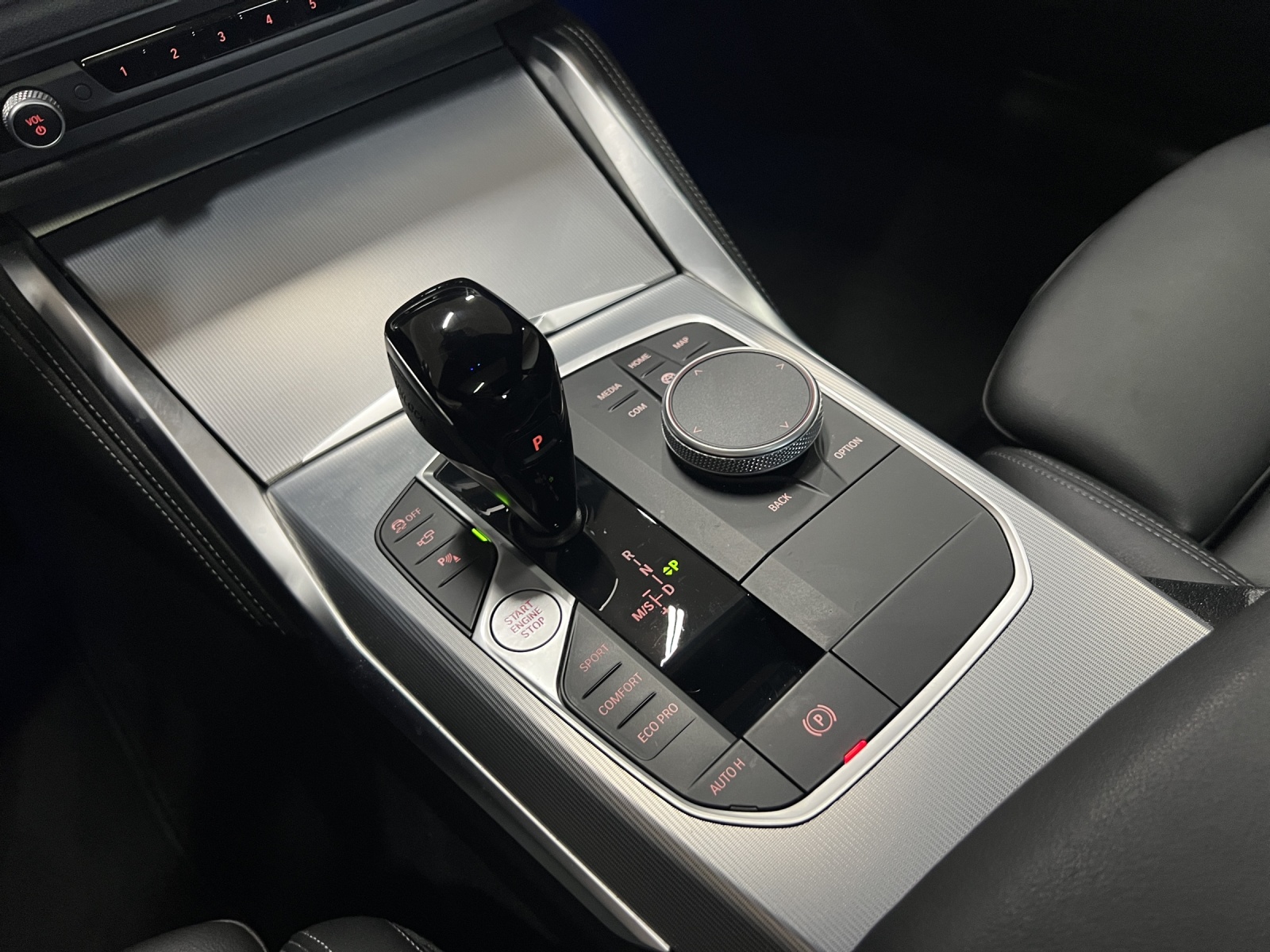 BMW M440i xDrive Coupé-image-10