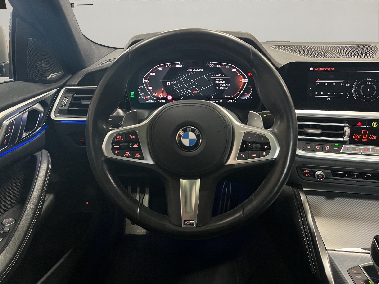 BMW M440i xDrive Coupé-image-9