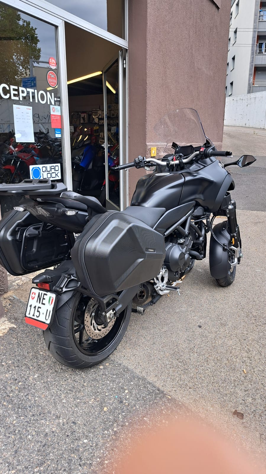 YAMAHA Niken GT-showroom-element-2