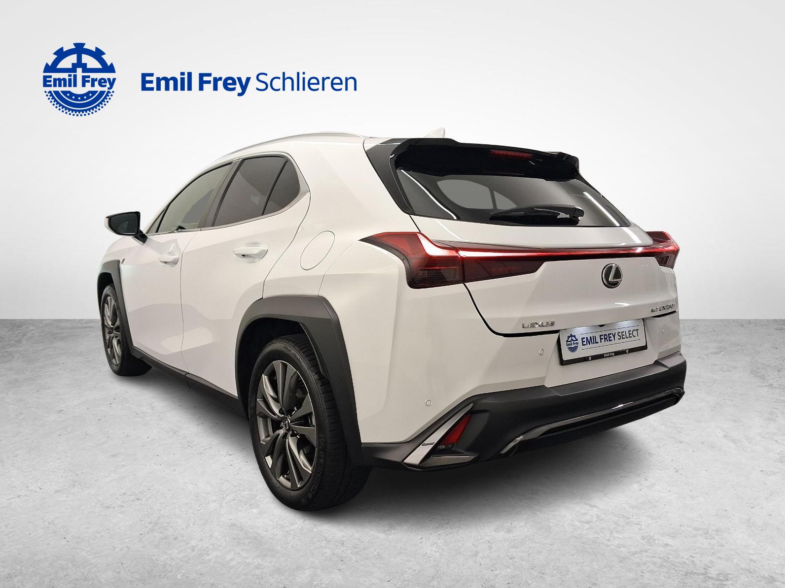LEXUS UX 250h F-Line-showroom-element-2