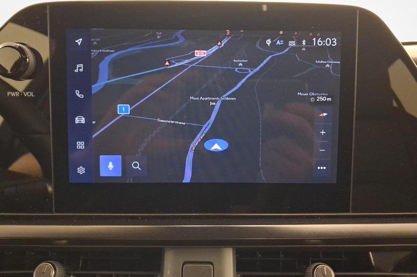 LEXUS UX 250h F-Line-image-12
