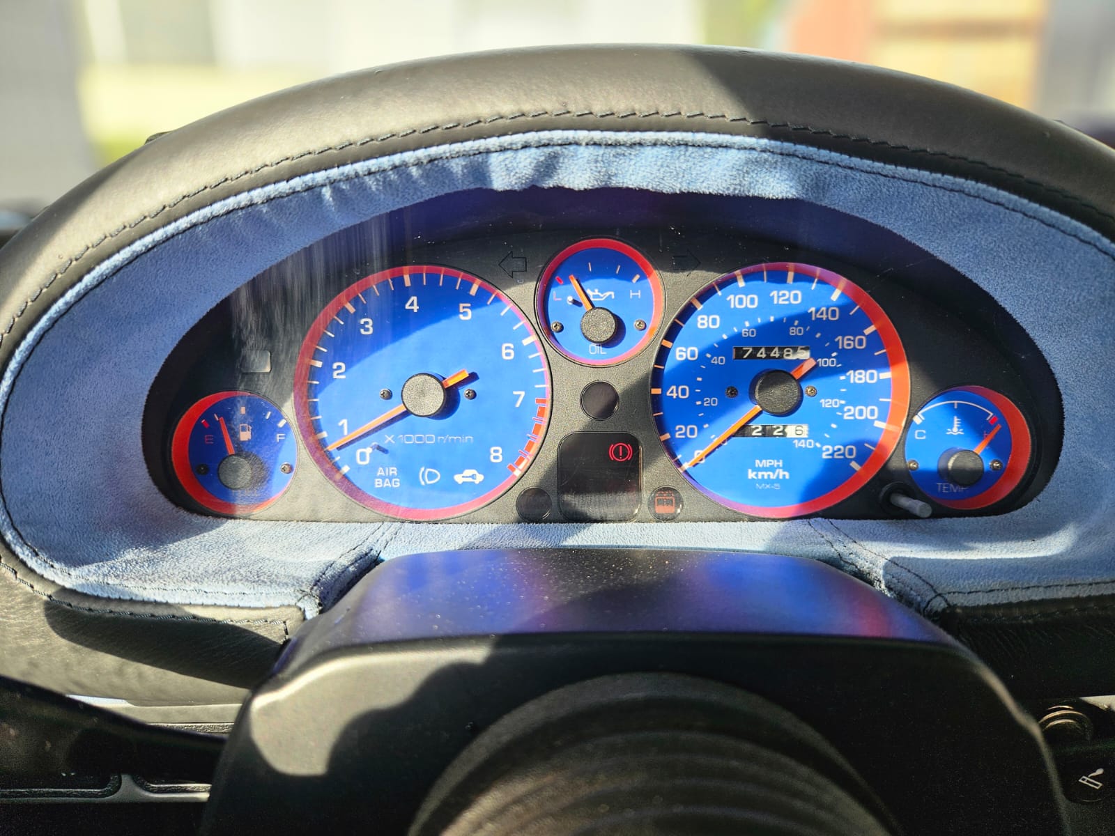 MAZDA MX-5 1.6i-16-image-11