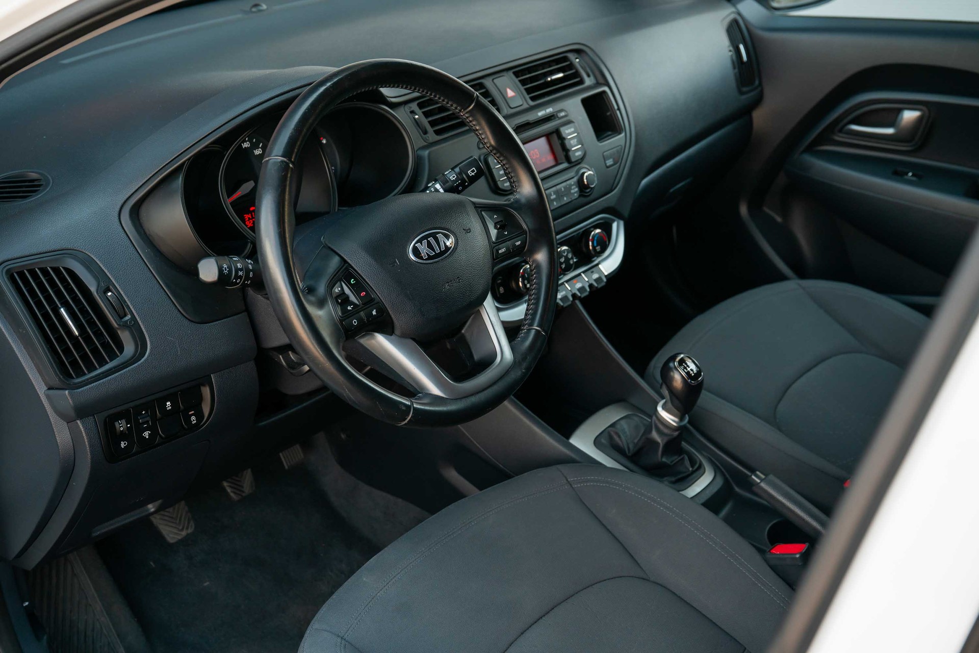 KIA Rio 1.4 CVVT Style-image-6