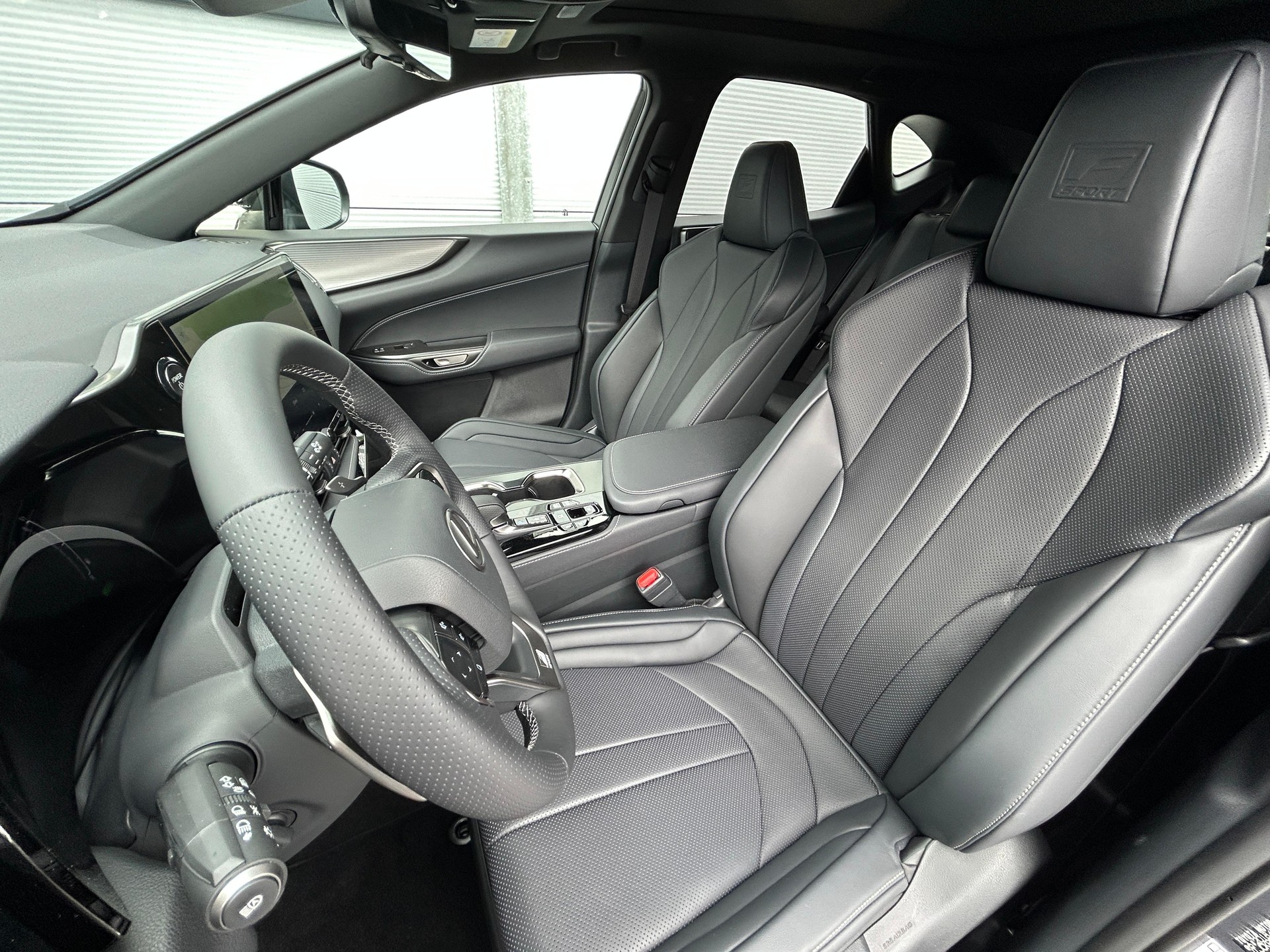 LEXUS NX 450h+ F-Sport-image-6