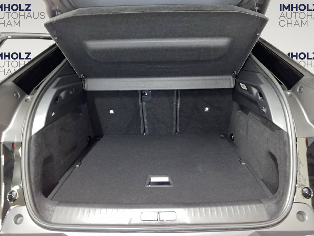 PEUGEOT 3008 1.2 Hybrid GT Exclusive-image-13