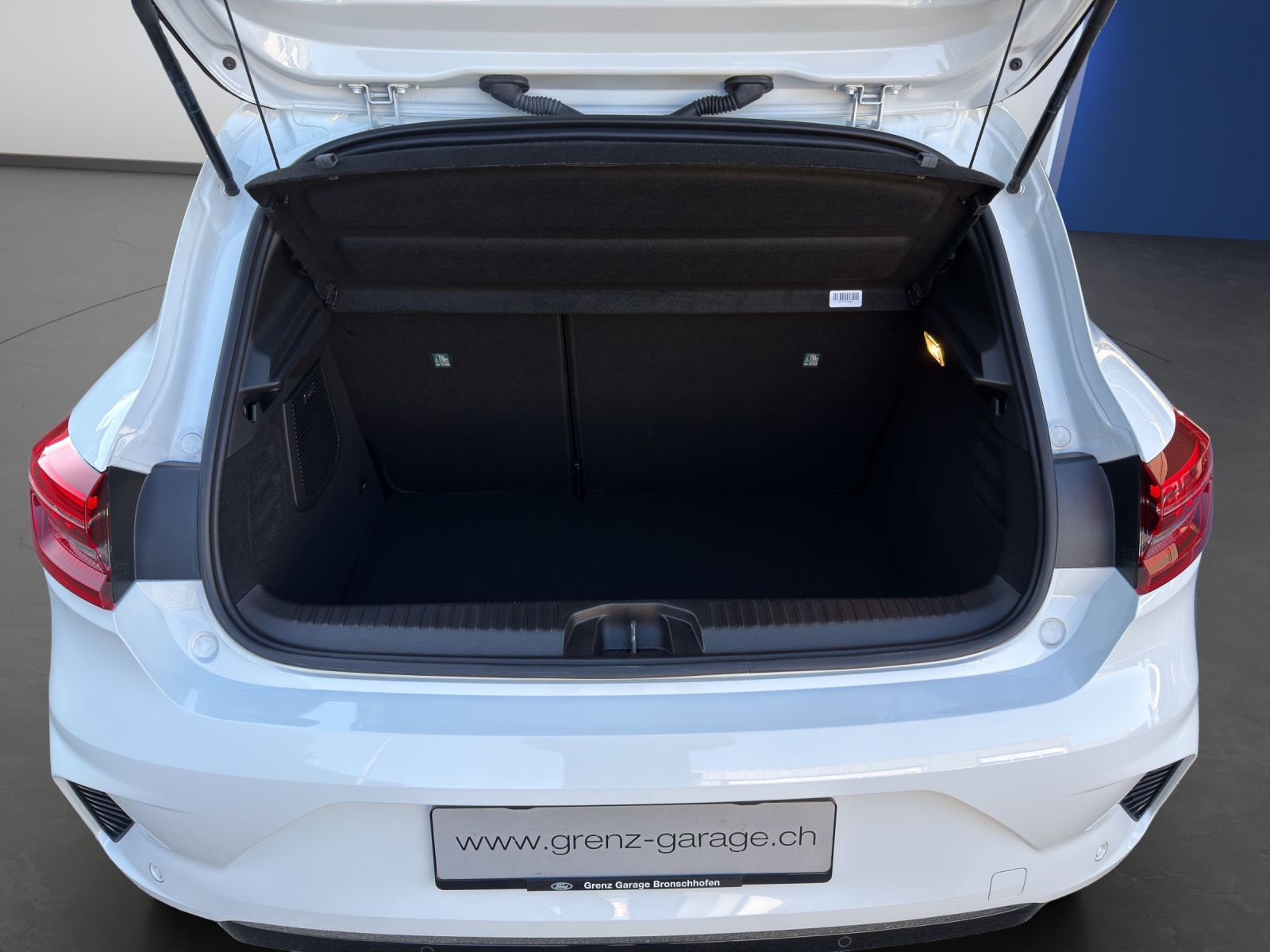 MITSUBISHI Colt 1.6 HEV Instyle-image-15