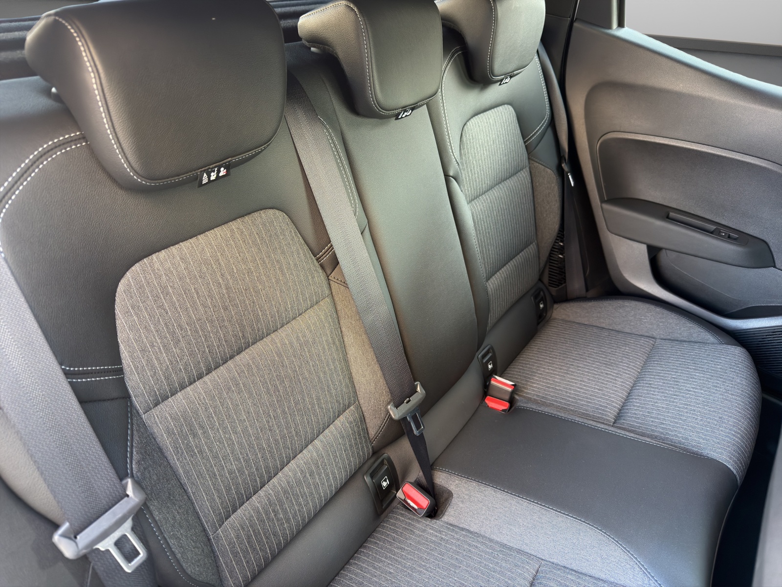 MITSUBISHI Colt 1.6 HEV Instyle-image-14