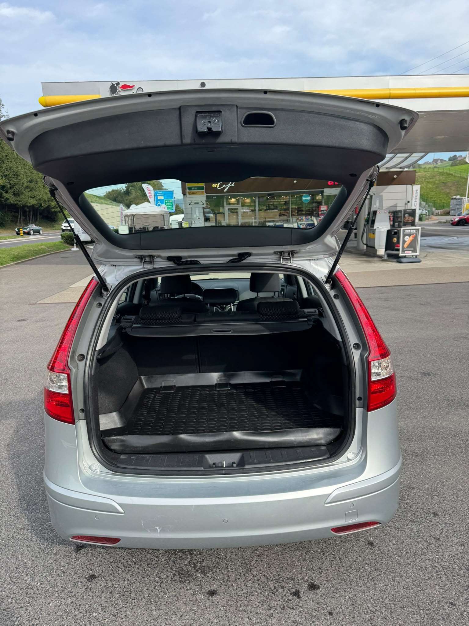 HYUNDAI i30 Wagon 1.6 CRDi Style-image-14