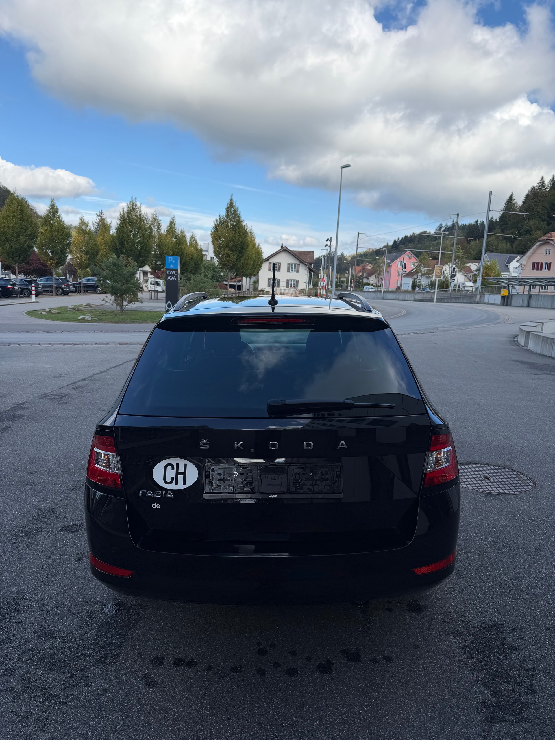 SKODA Fabia Combi 1.0 TSI Ambition-image-4