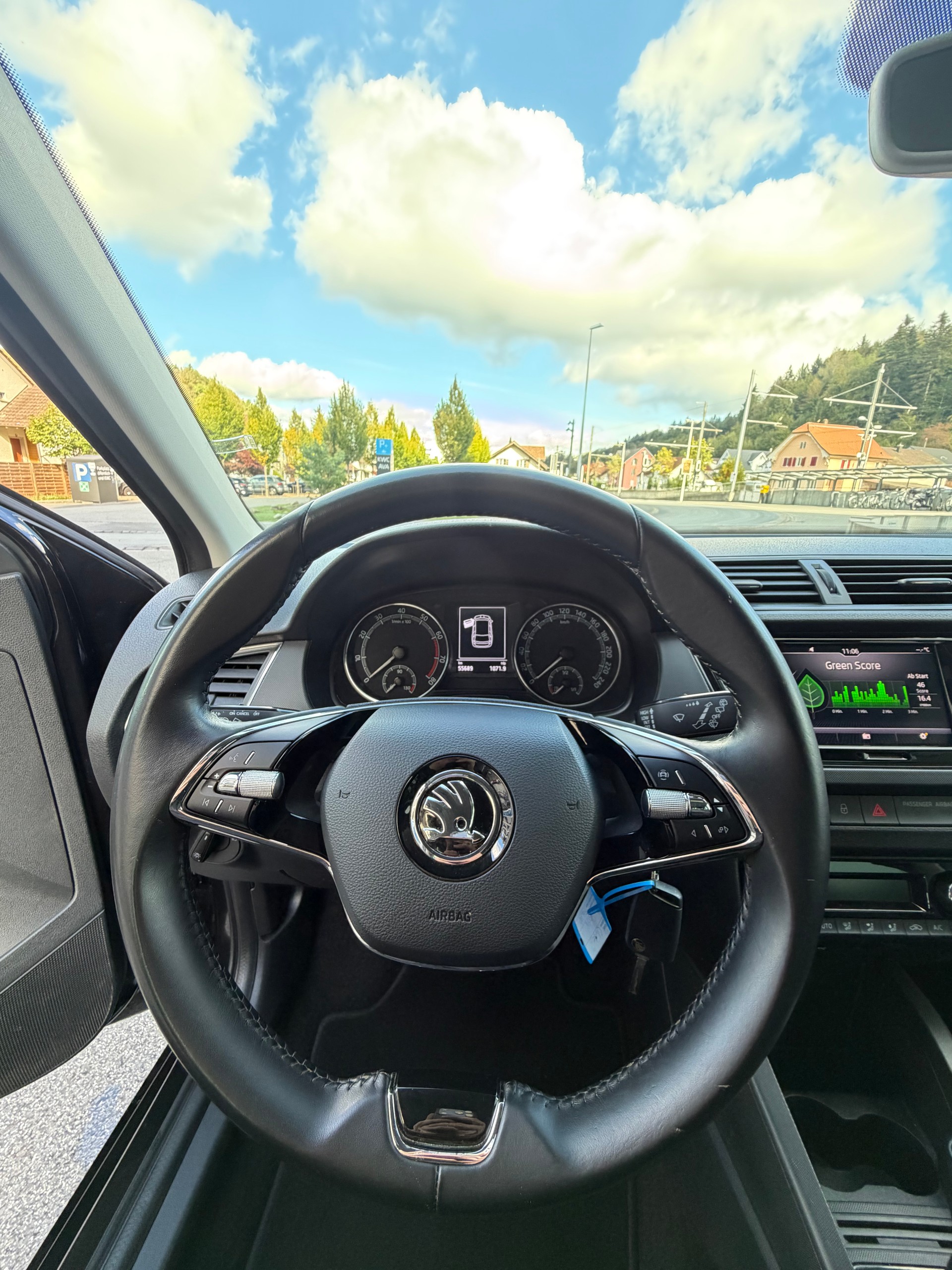 SKODA Fabia Combi 1.0 TSI Ambition-image-10