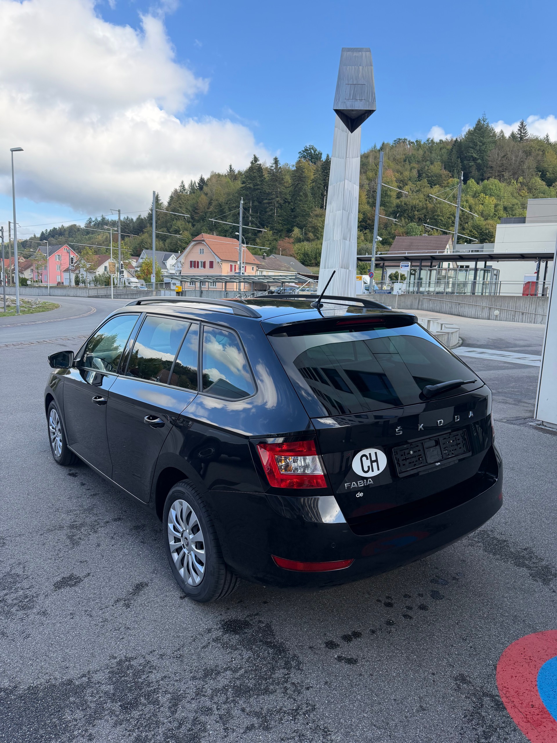 SKODA Fabia Combi 1.0 TSI Ambition-image-3