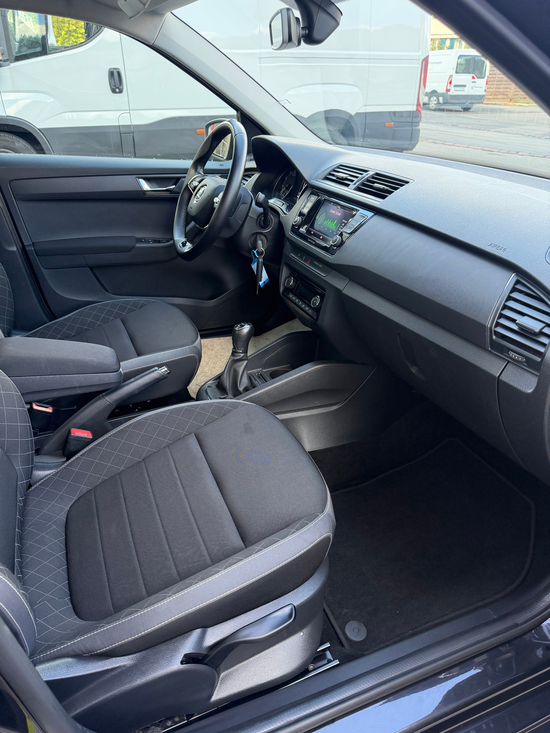 SKODA Fabia Combi 1.0 TSI Ambition-image-13