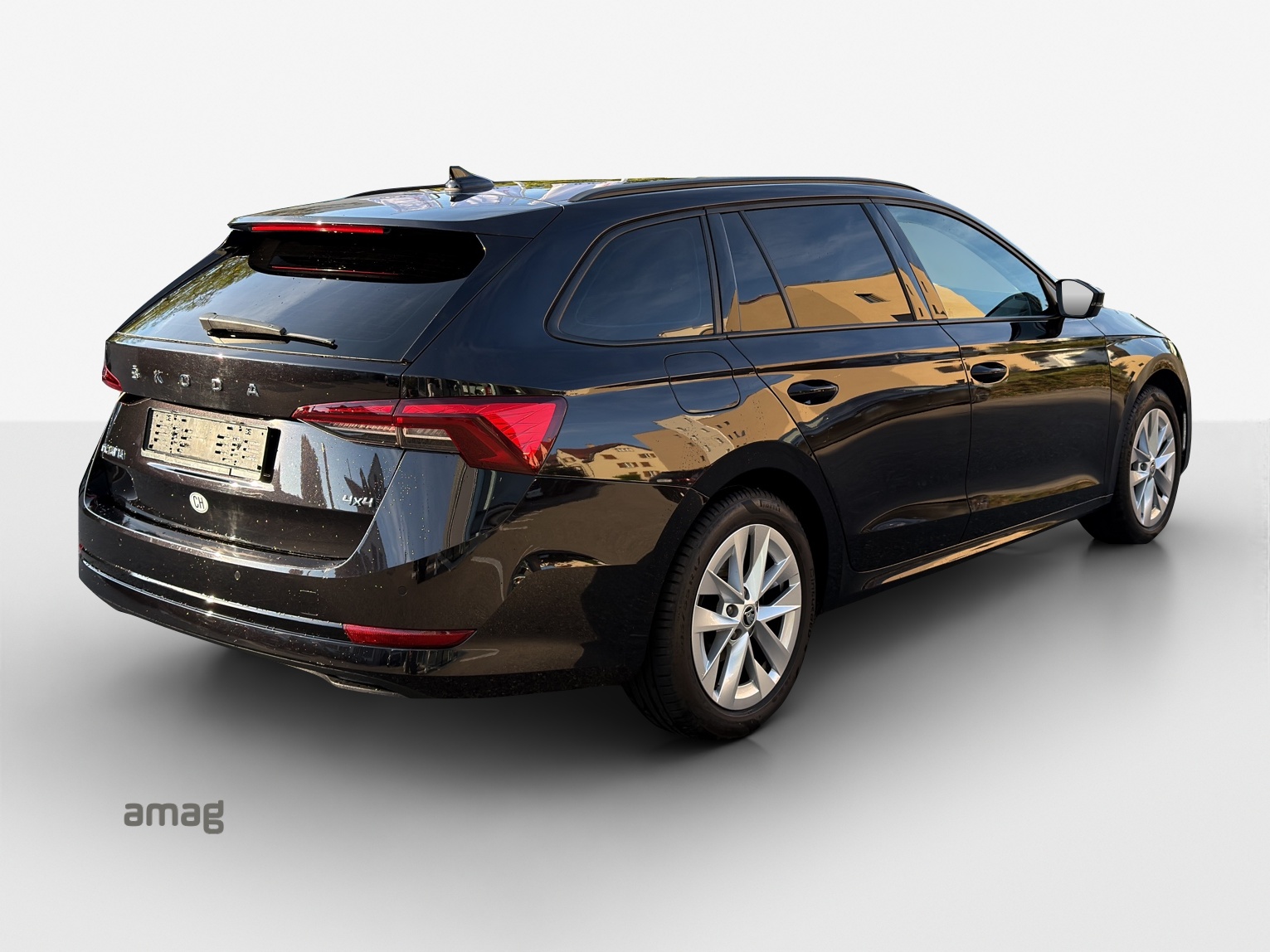 SKODA Octavia Combi 2.0 TSI Ambition DSG 4x4-image-4