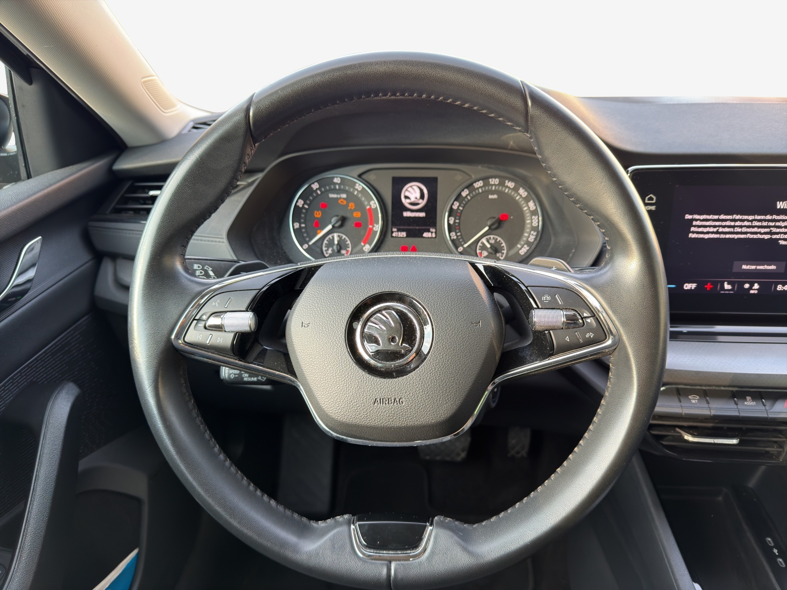 SKODA Octavia Combi 2.0 TSI Ambition DSG 4x4-image-9