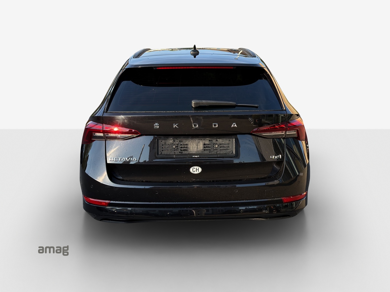 SKODA Octavia Combi 2.0 TSI Ambition DSG 4x4-image-3