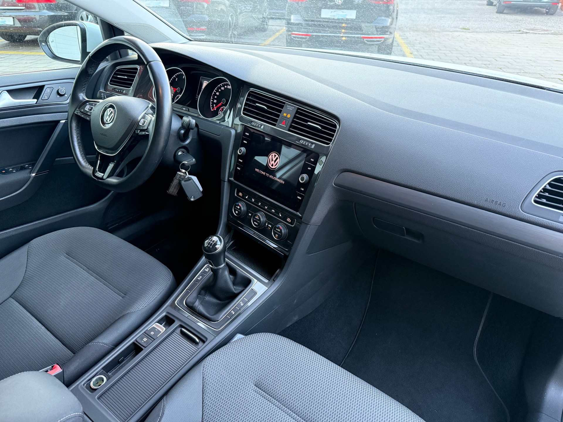 VW Golf 2.0 TDI Highline 4Motion-image-11