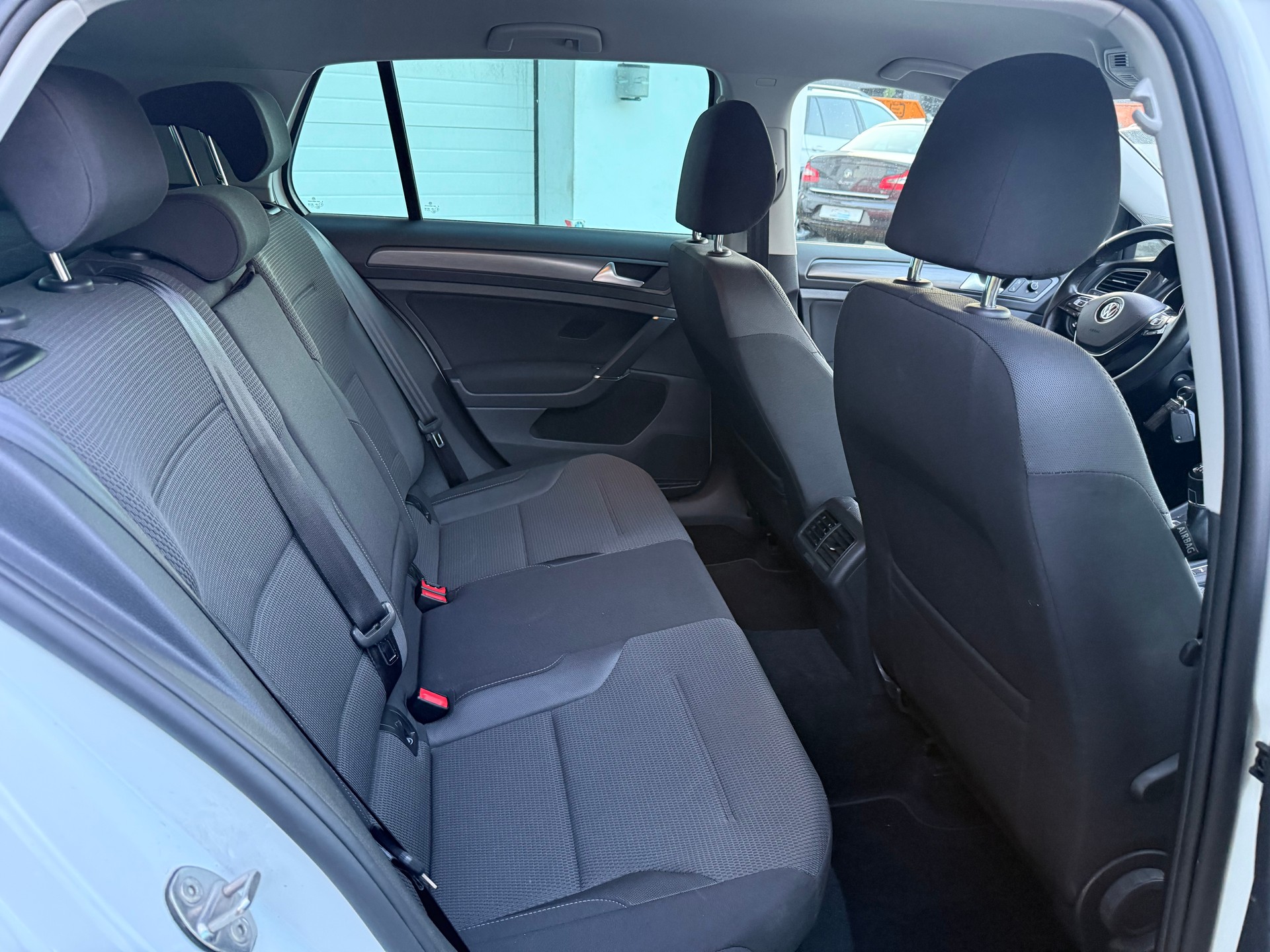 VW Golf 2.0 TDI Highline 4Motion-image-14