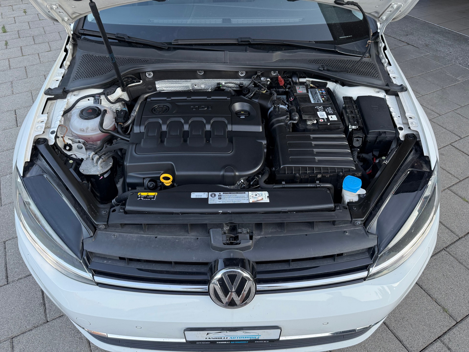 VW Golf 2.0 TDI Highline 4Motion-image-28