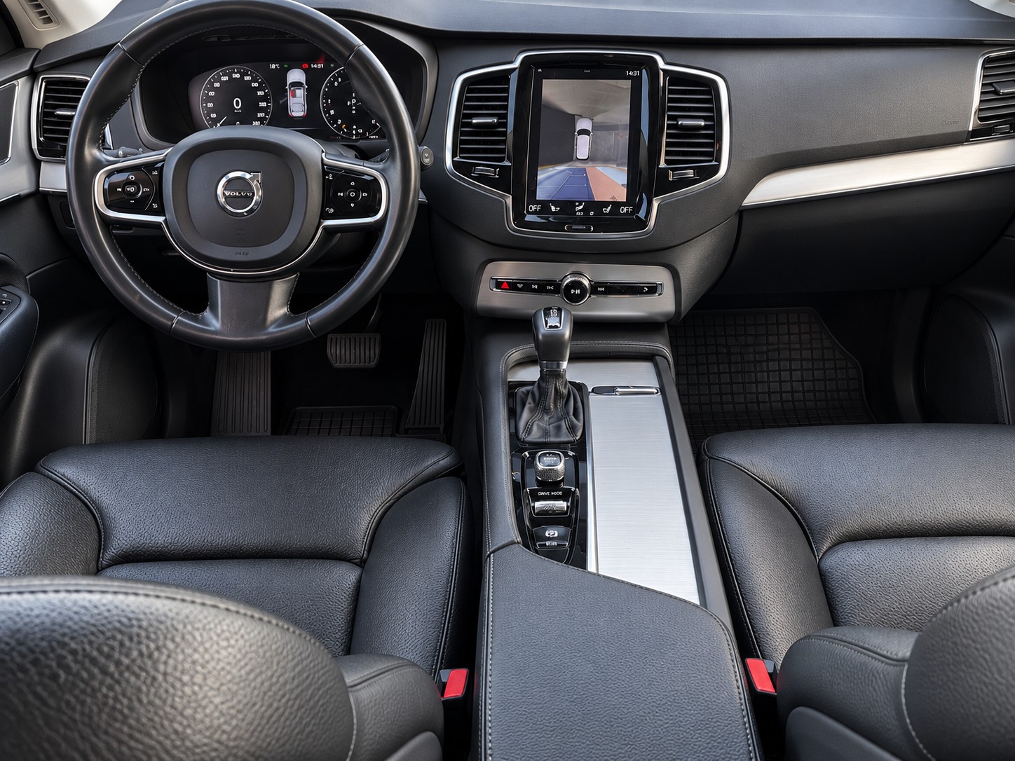 VOLVO XC90 D5 AWD Momentum Geartronic 7 Places-image-6
