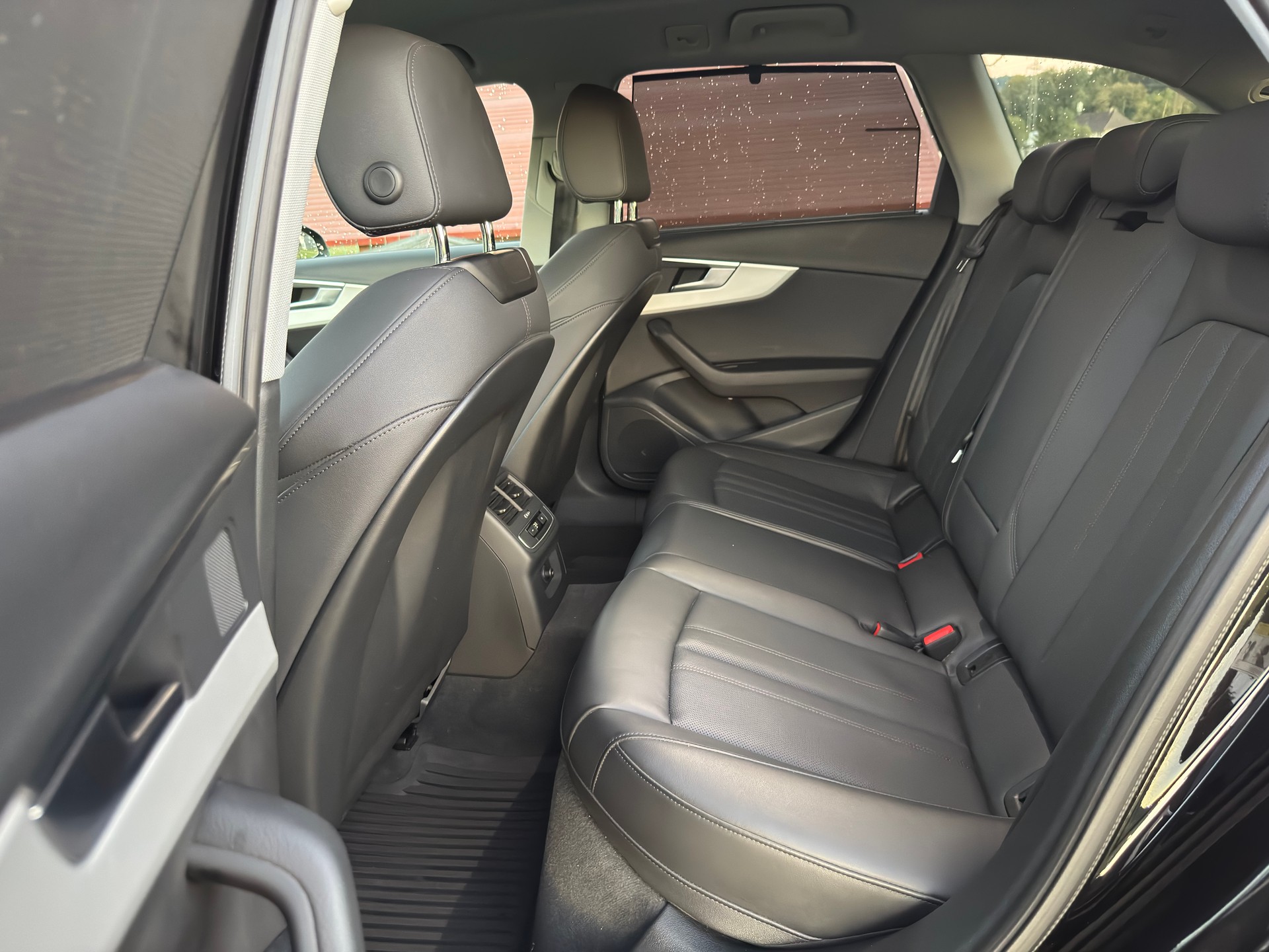 AUDI A4 allroad 40 TDI quattro tiptronic-image-11