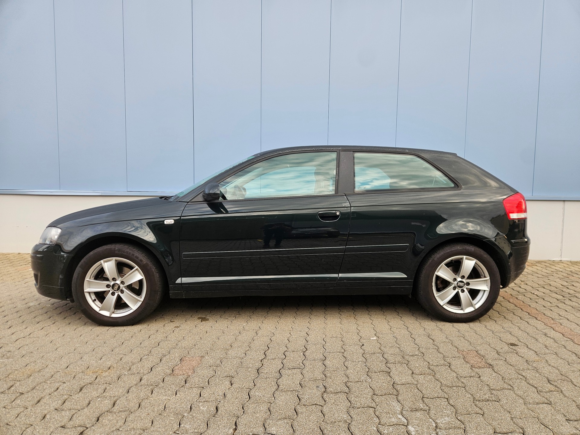 AUDI A3 1.6 FSI Ambition-image-8
