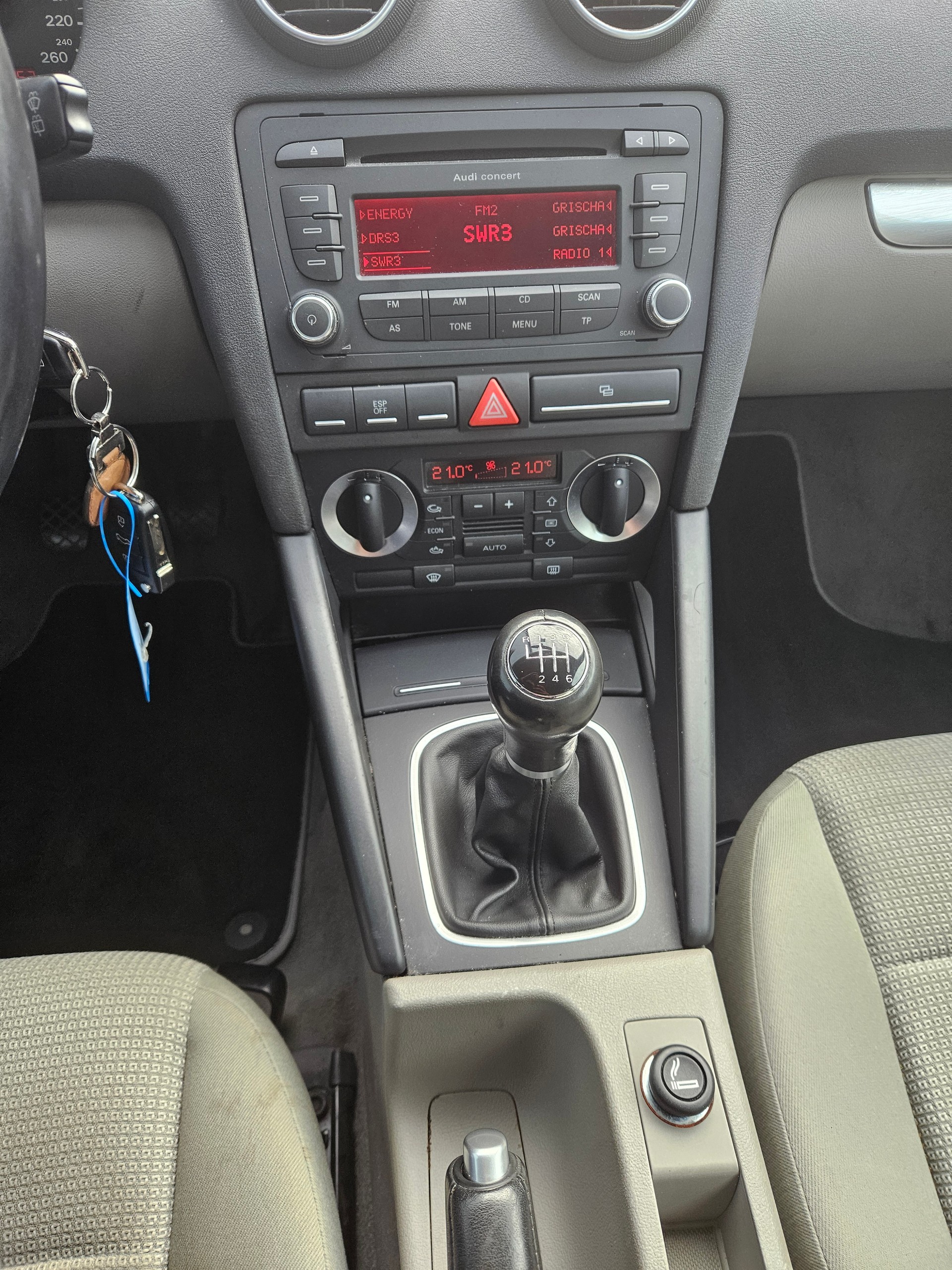AUDI A3 1.6 FSI Ambition-image-4