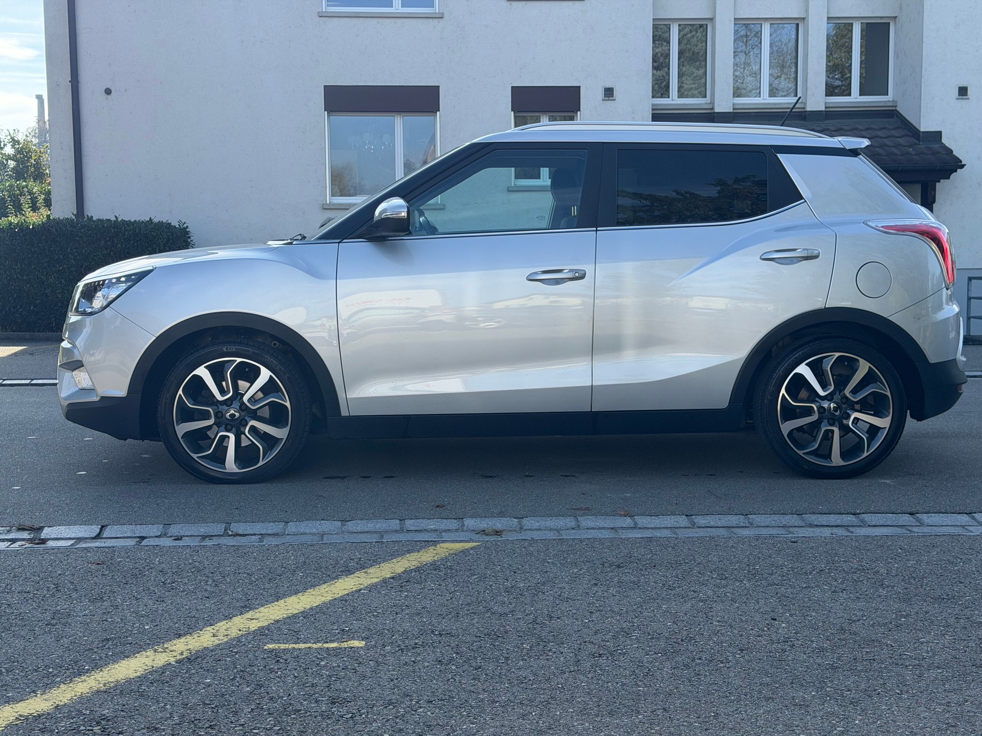 KGM-SsangYong Tivoli 1.6 eXDi Quartz 4WD Automatic-image-3