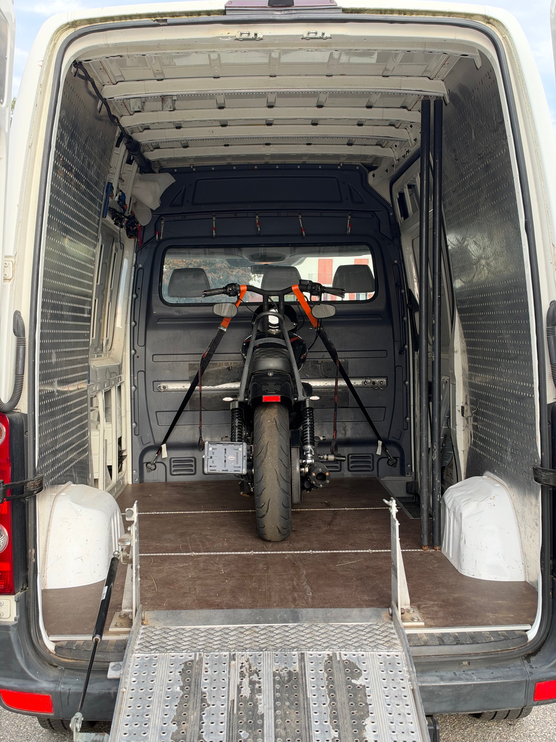 VW Crafter 35 2.5 BlueTDI 136 PS-image-13