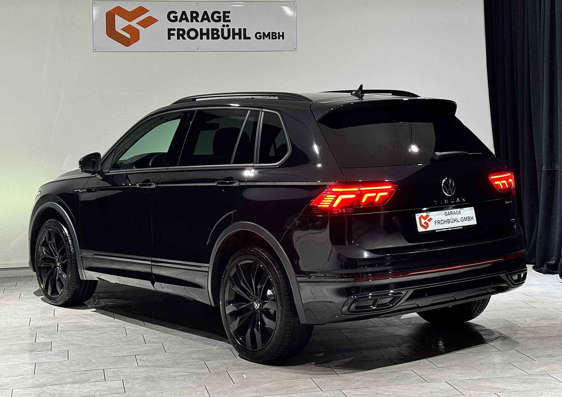 VW Tiguan 2.0TSI R-Line 4Motion DSG | Black Edition | AHK |-image-5