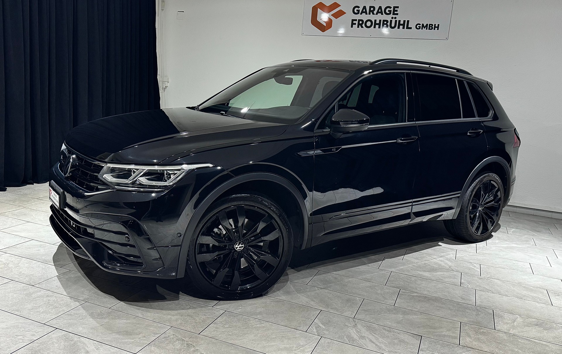 VW Tiguan 2.0TSI R-Line 4Motion DSG | Black Edition | AHK |-image-10