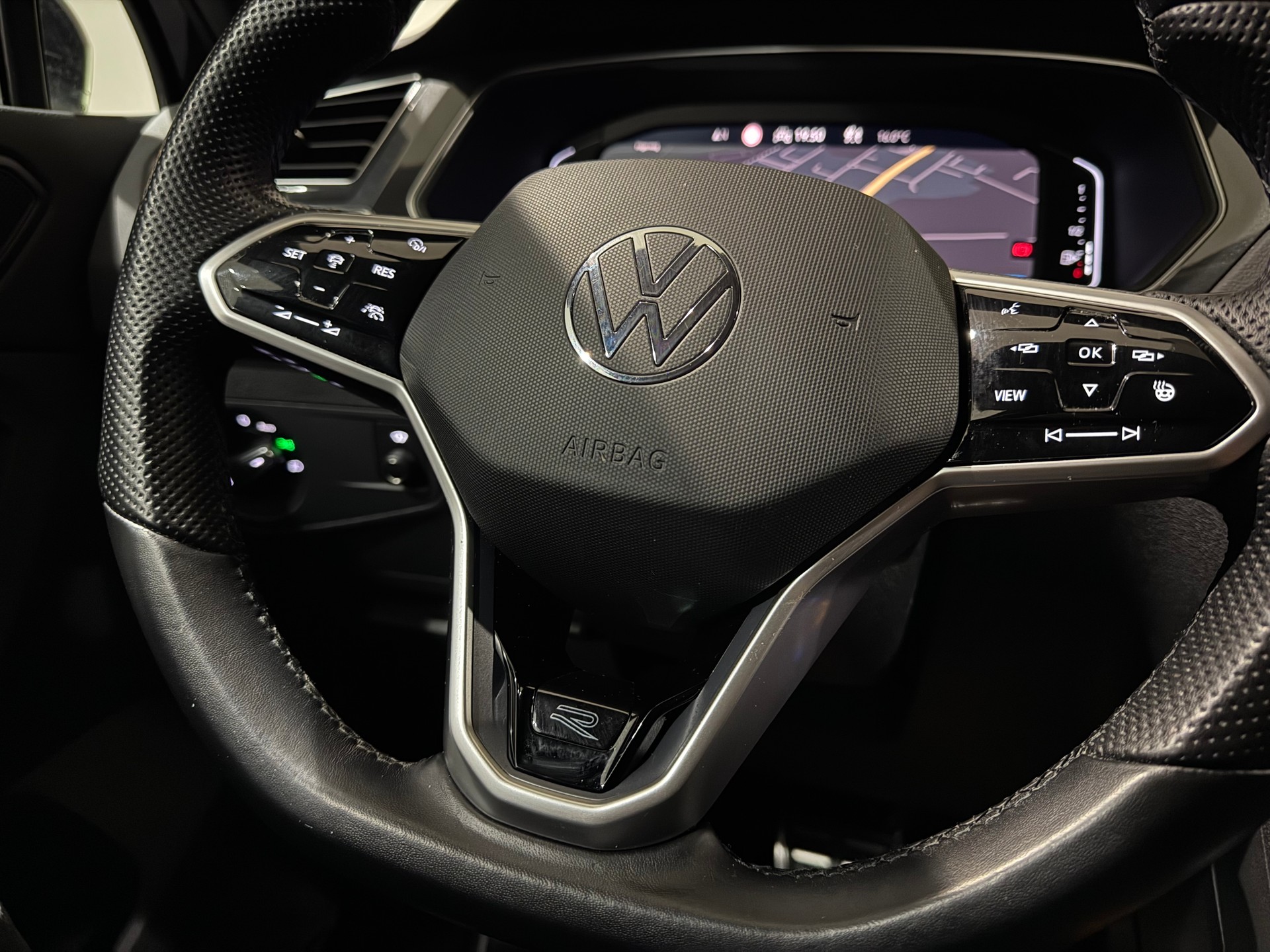 VW Tiguan 2.0TSI R-Line 4Motion DSG | Black Edition | AHK |-image-29