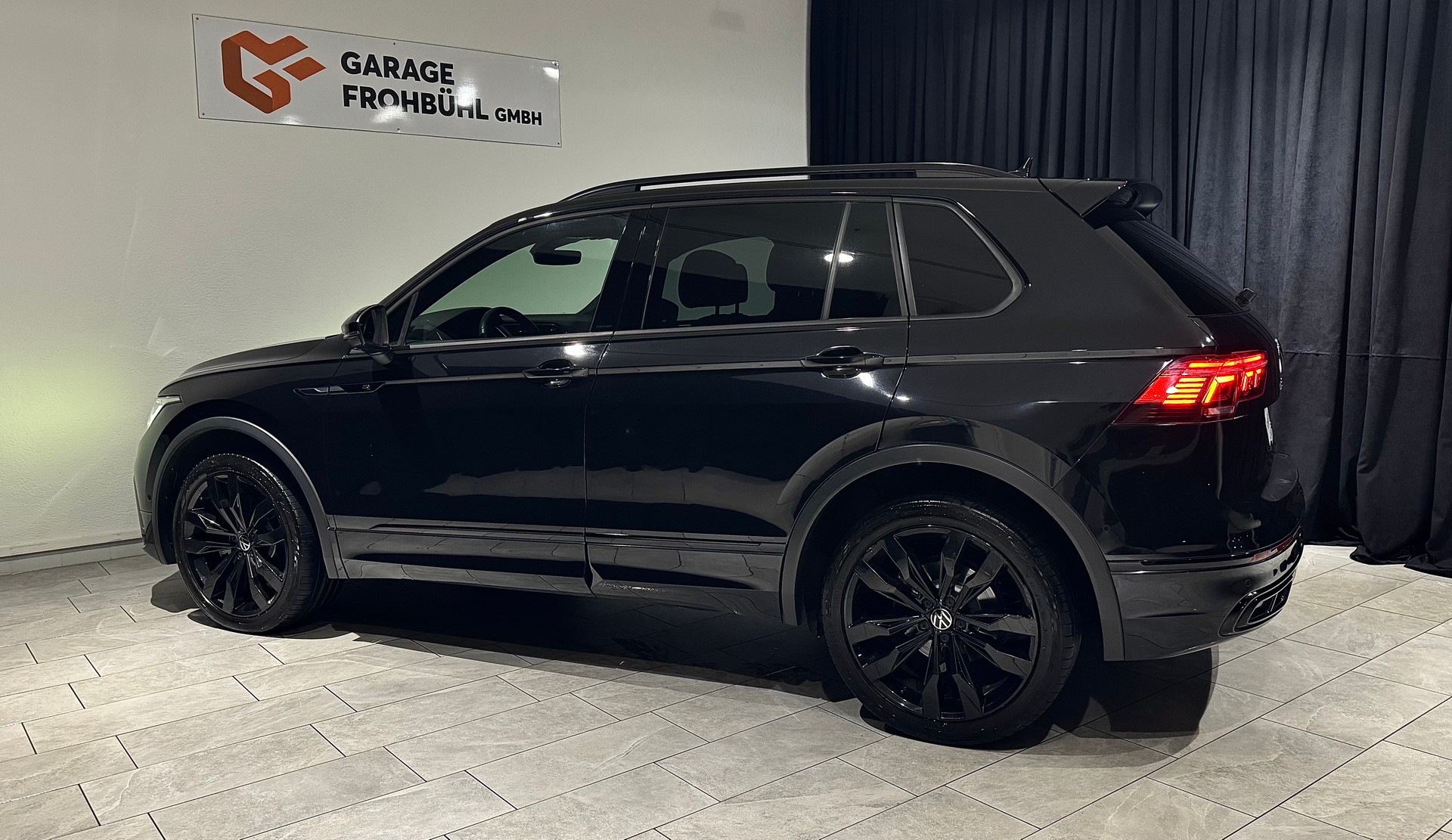 VW Tiguan 2.0TSI R-Line 4Motion DSG | Black Edition | AHK |-image-8