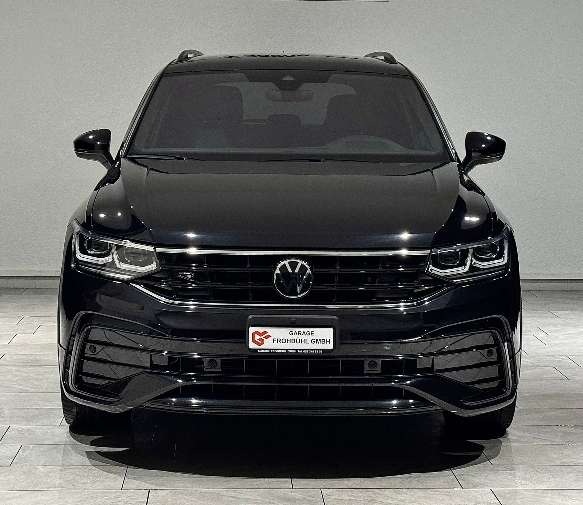 VW Tiguan 2.0TSI R-Line 4Motion DSG | Black Edition | AHK |-image-1