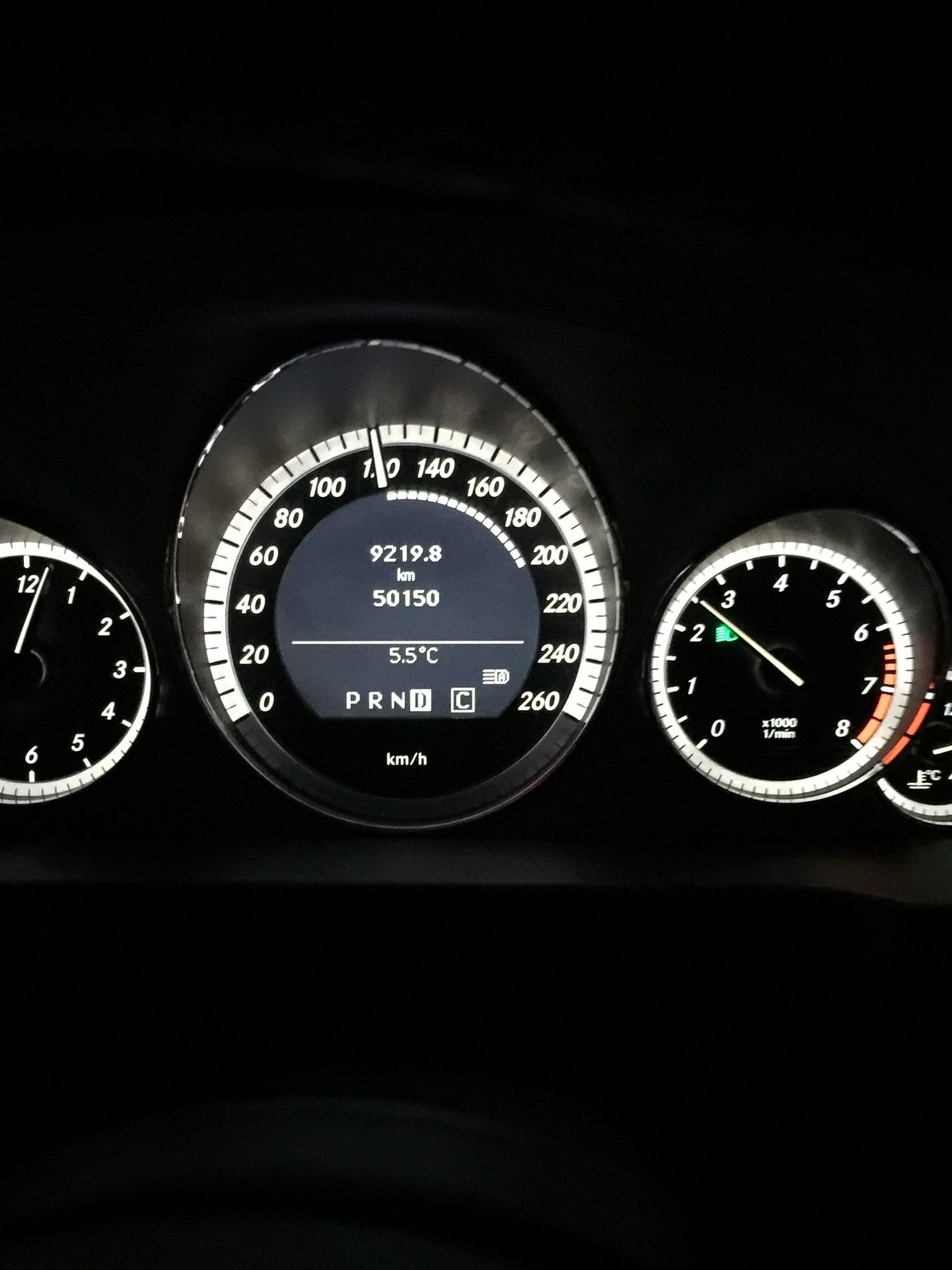 MERCEDES-BENZ E 200 CGI BlueEfficiency Automatic-image-3