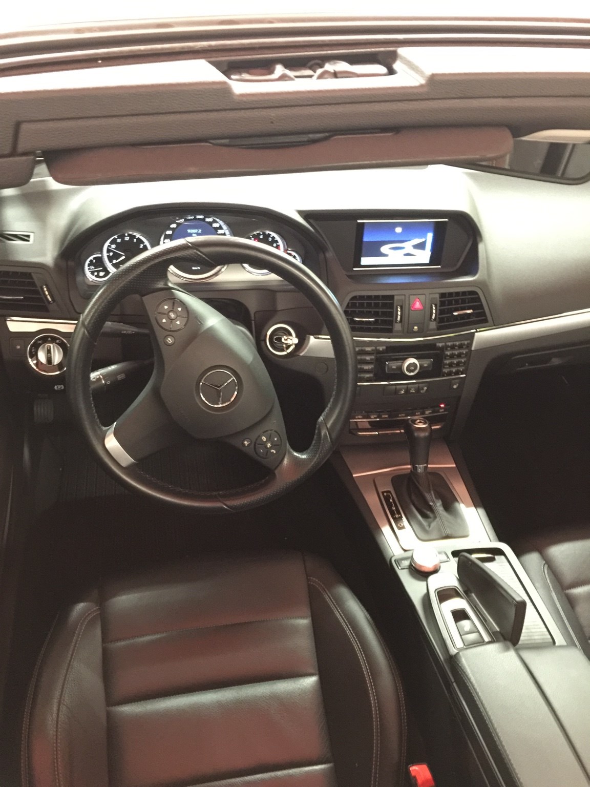 MERCEDES-BENZ E 200 CGI BlueEfficiency Automatic-image-5