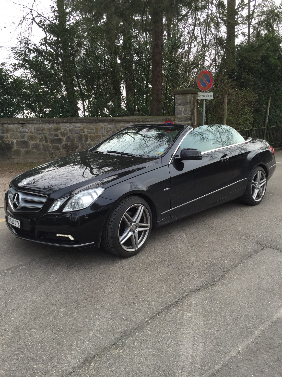 MERCEDES-BENZ E 200 CGI BlueEfficiency Automatic-image-0