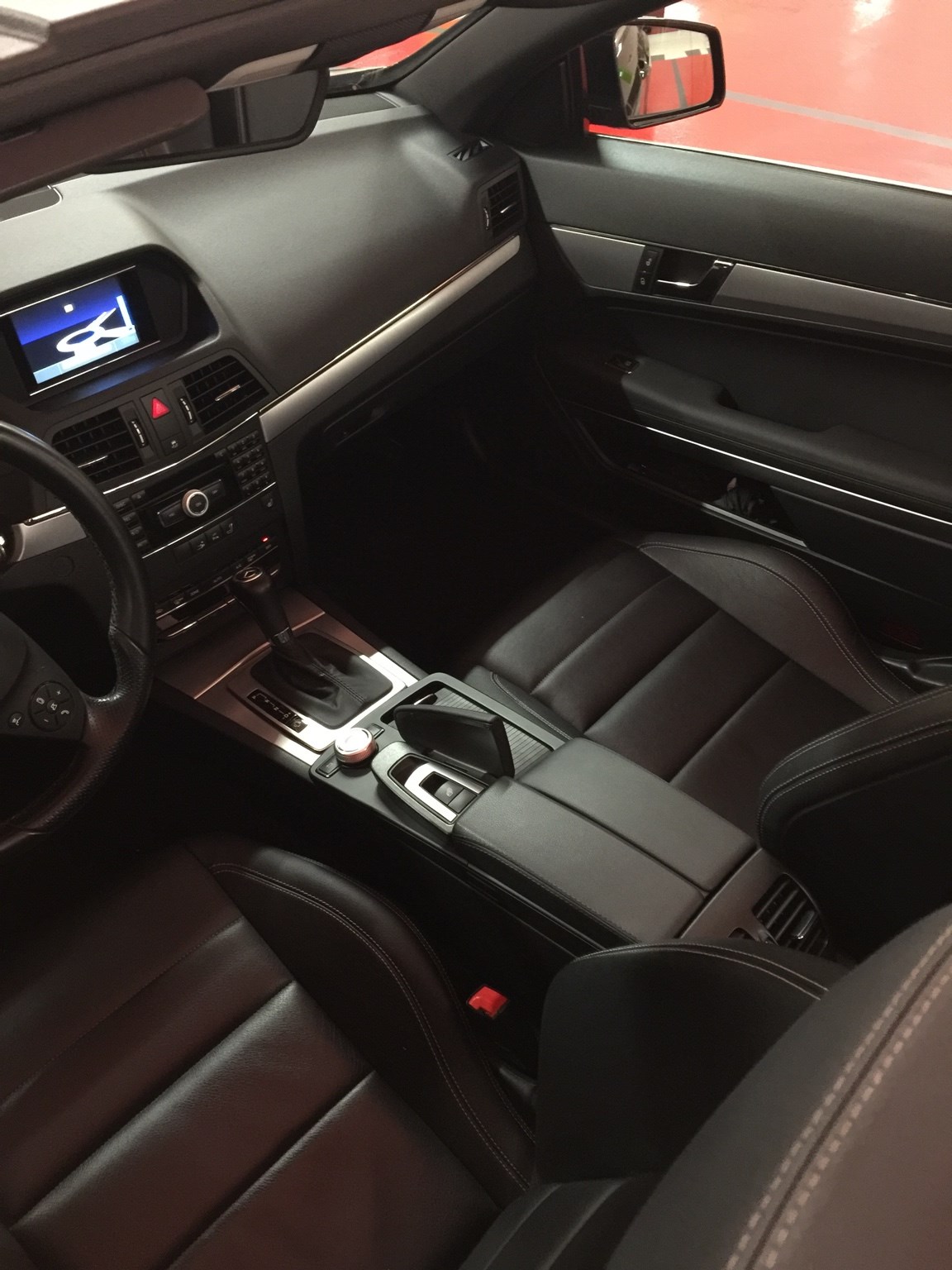 MERCEDES-BENZ E 200 CGI BlueEfficiency Automatic-image-2