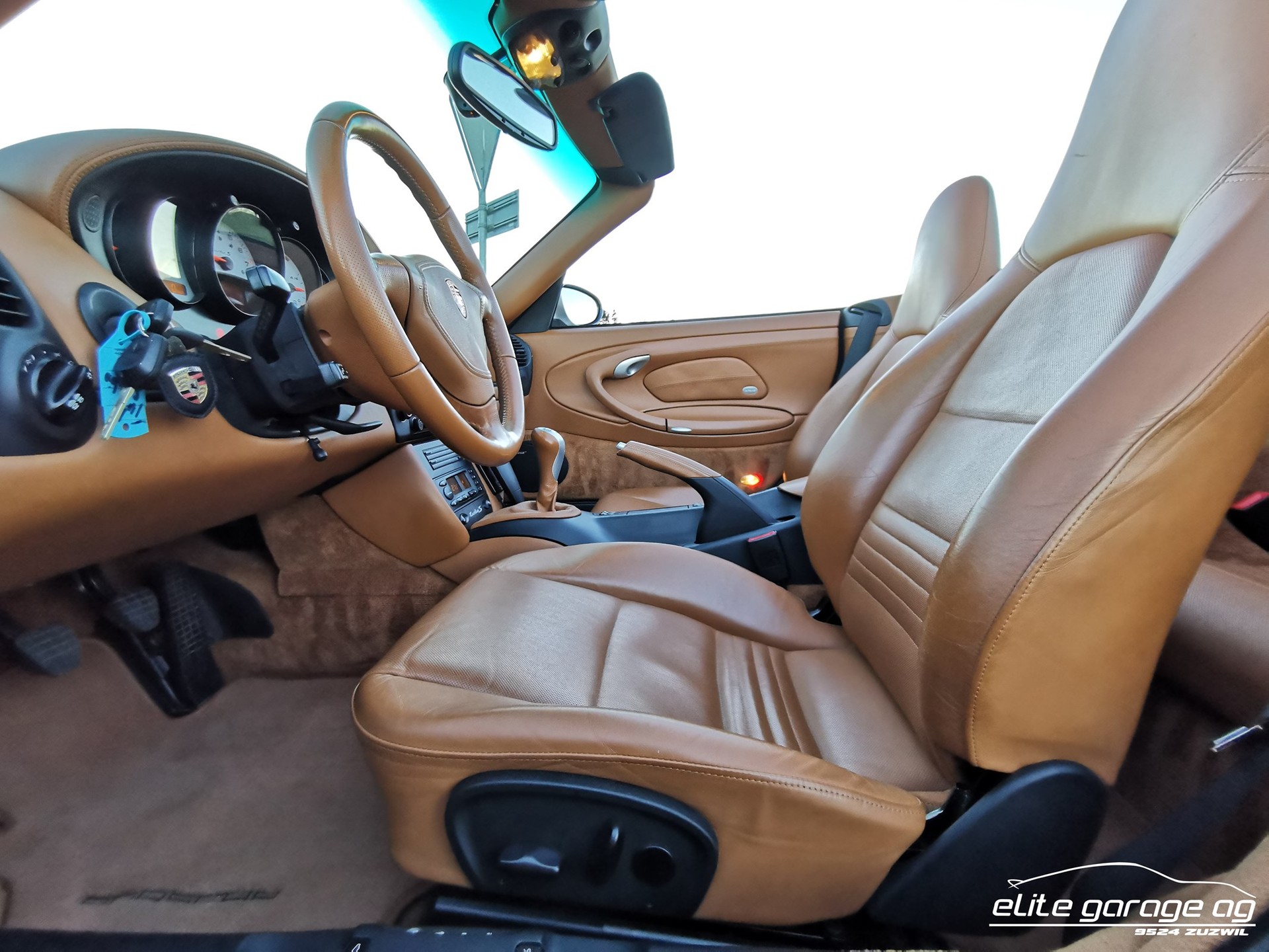 PORSCHE 911 Turbo S Cabrio-image-11