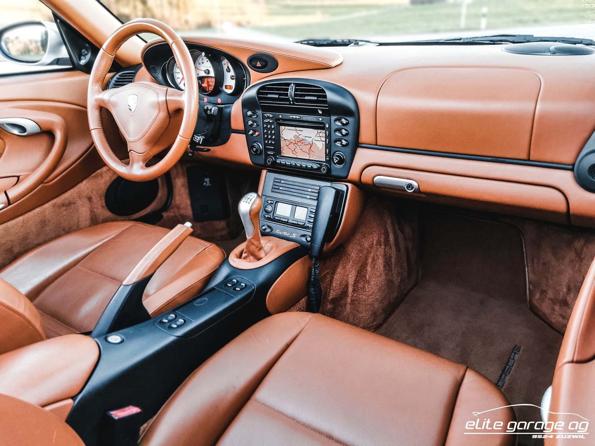 PORSCHE 911 Turbo S Cabrio-image-14