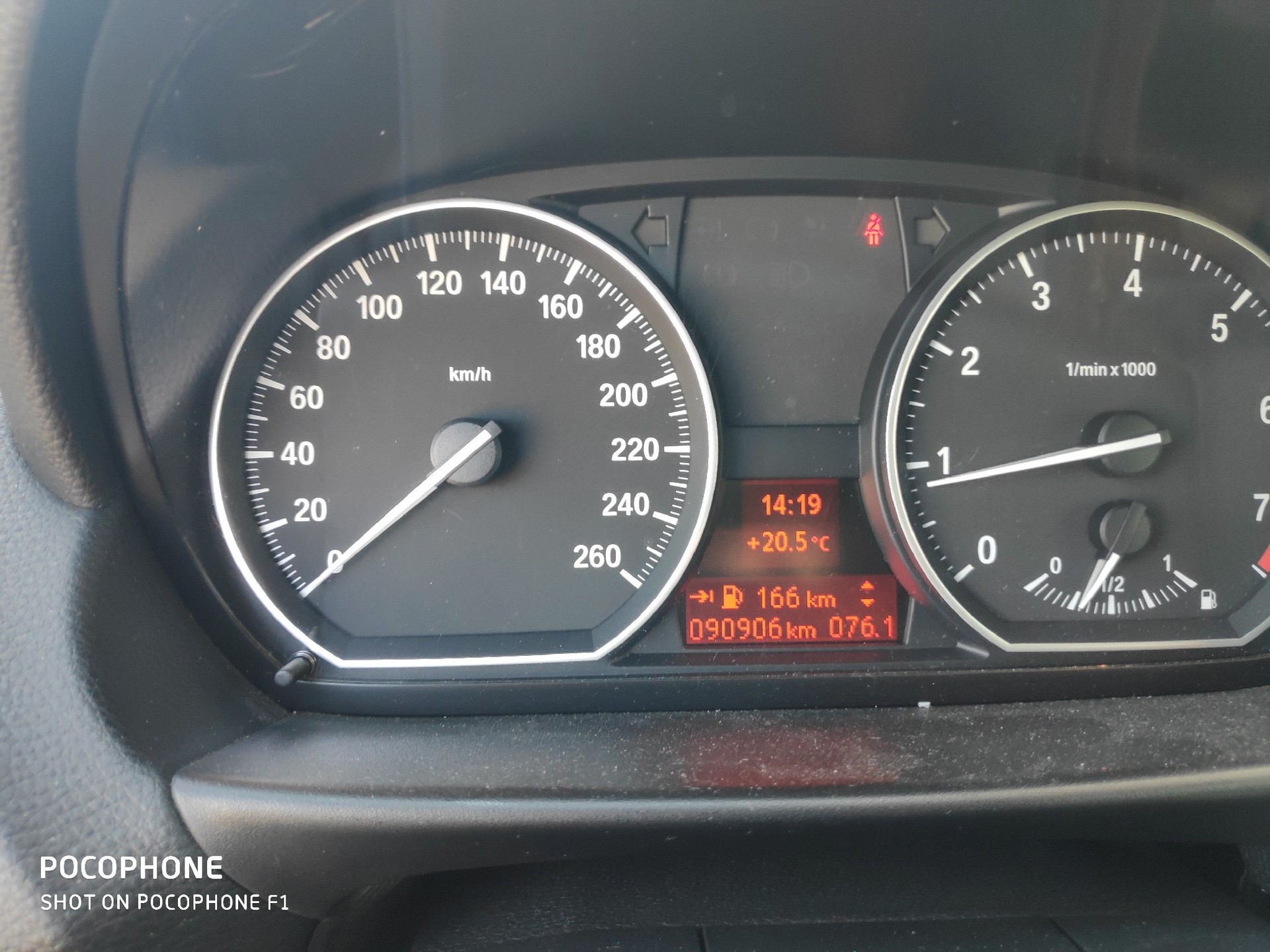 BMW 120i Cabrio-image-1