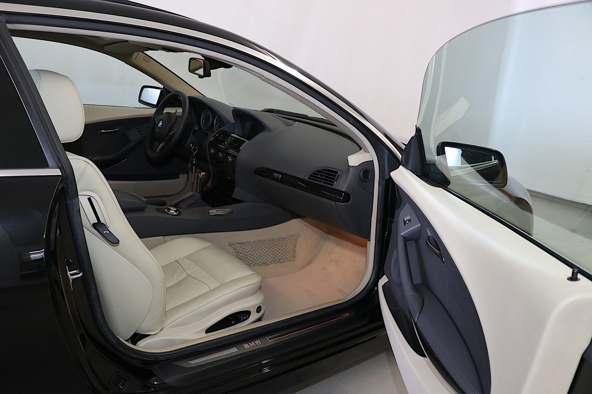 BMW 645i Coupé **Unikat**-image-10